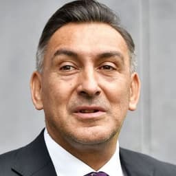 noirescu-_-