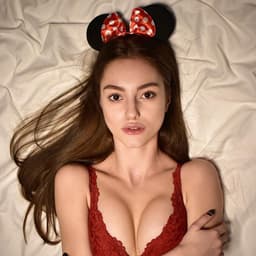 -SolaZola_